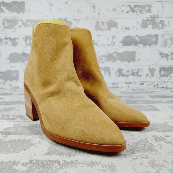 NEW Bp Brynne Tan Faux Suede Block Heel Pointy Toe Ankle Booties W660 - Picture 4 of 12